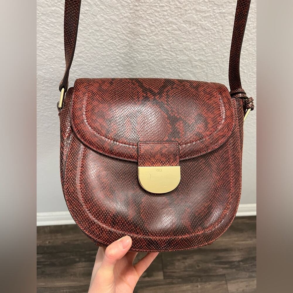 GILI Red Python Embossed Leather Saddle Bag Crossbody Shoulder Gold Hardware - Picture 2 of 16